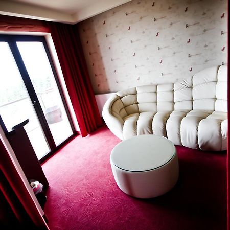 Hotel Rodan Курник Экстерьер фото