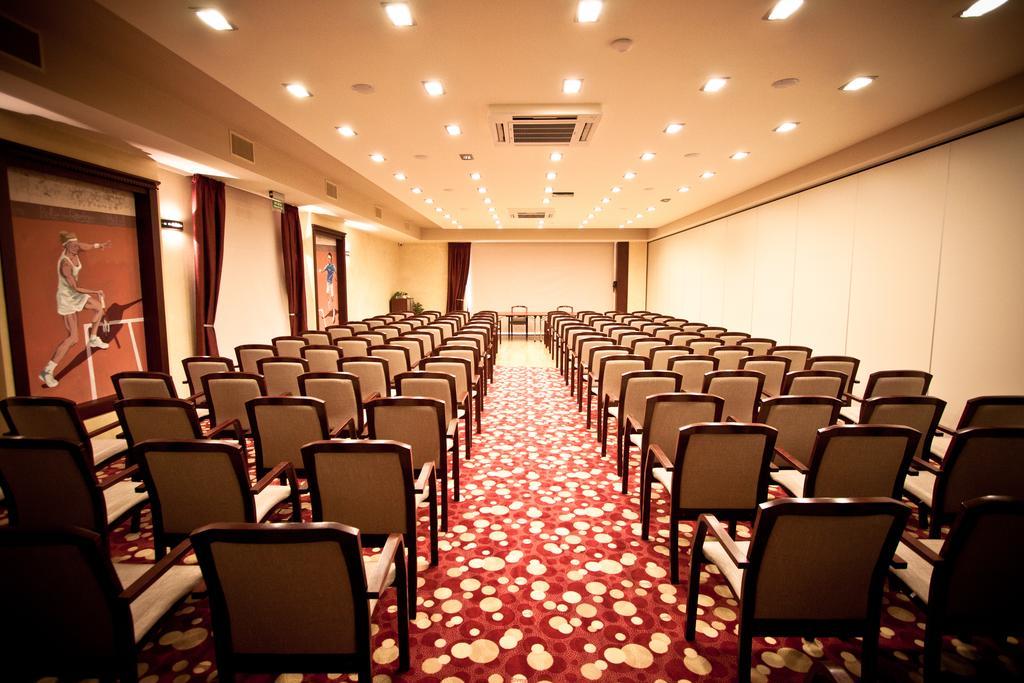 Hotel Rodan Курник Экстерьер фото