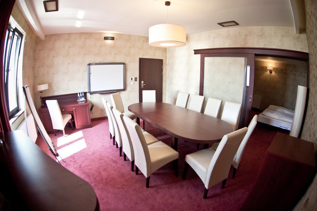 Hotel Rodan Курник Экстерьер фото
